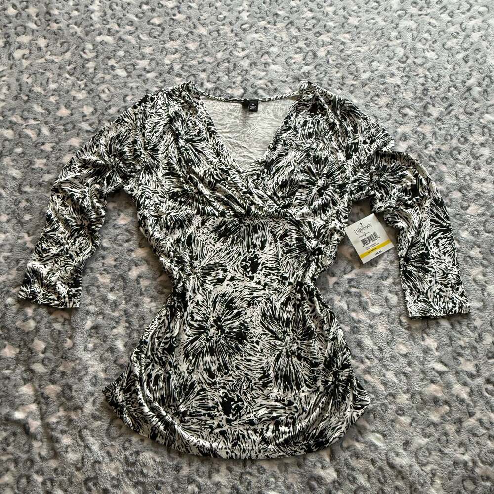 Relativity Black and White Abstract Floral Print V-Neck Long Sleeve Ruched Top S